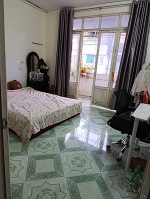 cho nữ thuê phòng trong căn hộ 2 pn