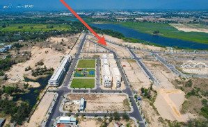 một lô duy nhất ngọc dương mở rộng đối diện công viên đối lưng dãy biệt thự ven sông cổ cò