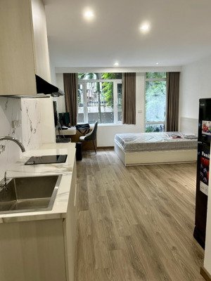 cho thuê studio khép kín/căn hộ dịch vụ đội cấn