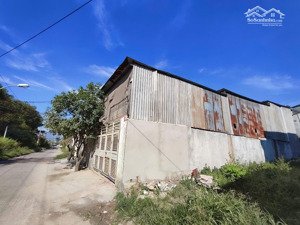 cho thuê nhà xưởng 235m2 có sẵn điện 3 pha sản xuất giá rẻ, đường lớn