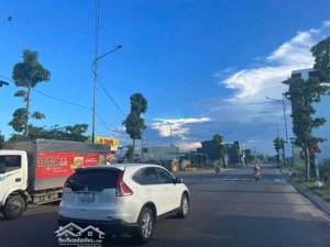chỉ 1 tỷ sở hữu ngay lô đất cửa ngõ tp quãng ngãi, đường 7m5 , diện tích 100m2 canh cv, trường học