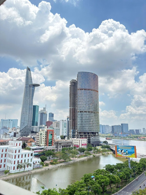 chốt cọc nhanh 2 phòng ngủ view sông sài gòn royal giá rẻ nhất quận 4