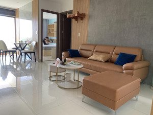 chính chủ cho thuê căn hộ view biển 2pn 2wc