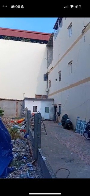 siêu phẩm mt hà bá tường ngay đồng đen - bàu cát.
lô đất 80m được xây dựng 5 tầng - giá 7,5 tỷ
