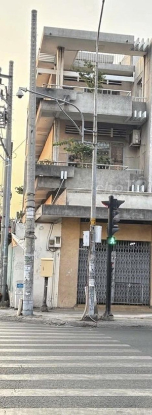 cho thuê nhà góc 2 mt lạc long quân và tống văn trân p5 quận 11, diện tích 915m2