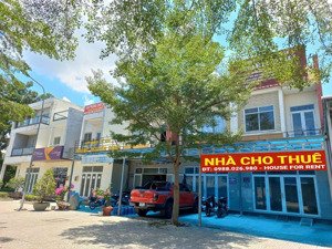 cho thuê shophouse - tỉnh lộ 823b (đường 36m) kcn thái hòa, đức hòa, long an. dt 150 m2