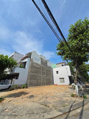 góc ngã 4 đường 7.5m thông ra sông hàn gần lotte đà nẵng
