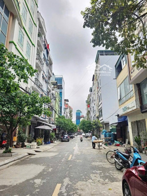 bán nhà dịch vụ hàng bè phân lô ô tô vỉa hè kinh doanh hoặc làm văn phòng