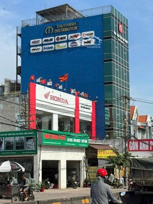cho thuê tòa nhà nguyên căn mặt tiền đường hà huy giáp q12. giá 90tr/tháng.