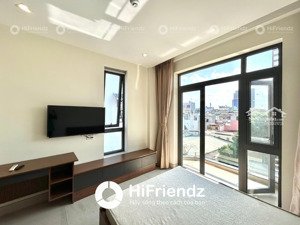 căn hộ dịch vụ cao cấp full nt ngay vòng xoay cây gõ - thang máy - bảo vệ 24/7
