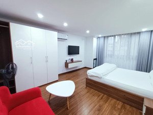 chính chủ cho thuê studio 40m2 đào tấn gần lotte, cầu giấy ban công, oto đỗ cửa, máy giặt riêng