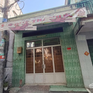 ngộp bank bán gấp nhà mt đỗ bí 4mx14m, cấp 4