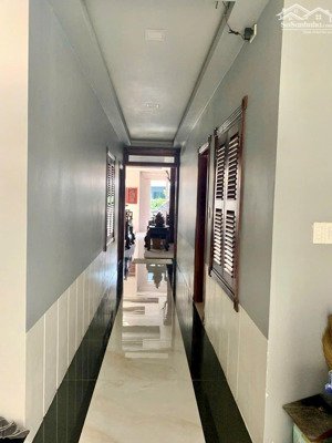 chỉ 29.5 tỷ sở hữu nhà 4 tầng full nội thất xịn 196.7m2 ngang 9.5m. 2 mặt đường hoàng văn thụ