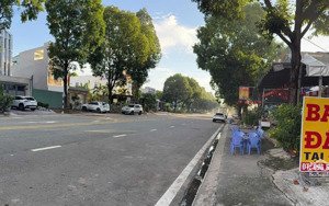 bán đất mặt tiền đườg phạm hùng thành phố mới, đường lớn 15m nhựa vĩa hè 7,5m đường. dân trí cao