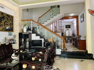 ai tìm được nhà 2 tầng mặt phố hoà cường nam, chỉ 5.6 tỷ tl, mà vừa ở vừa có dòng tiền ổn định?