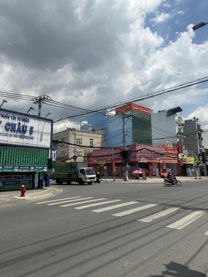 cho thuê nhà mặt tiền nguyên căn nguyễn ảnh thủ q12