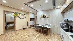 siêu hot: cần tiền bán nhanh căn 92m2 samsora 3pn 2vs. full nt,tầng trung,hướng mát giá chỉ 5,x tỉ