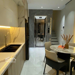 7.18 tỷ, dt 31m2/33m2 tầng 2, nhà 5 tầng thang máy, 3 ngủ full nội thất, phố lụa, vạn phúc, hà đông