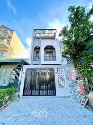 bán gấp căn gần ngay chợ bình chánh- đường 18b. dt 5x20=100 giá 850tr-shr- đang cho thuê 14tr/tháng