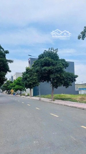 đất full thổ cư 100m2 2tỷ950 ngay lê văn việt,tăng nhơn phú,q9 pháp lý đầy đủ,hợp đầu tư kinh doanh