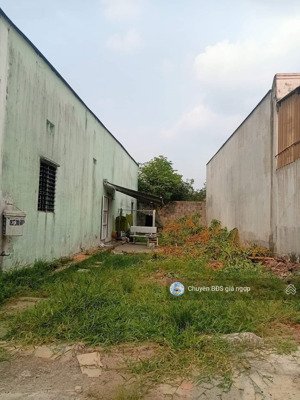 chính chủ nhợp bank bán lô đất dt 92m2 ở tân hiệp - hóc môn - shr . giá 2,25 tỷ lh 0764751240