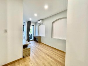 trống studio ban công ngay xóm chiếu quận 4 full nội thất