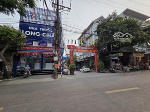 chính chủ bán đất trung tâm thị trấn chúc sơn. s gần 45m2, giá hơn 2 tỷ