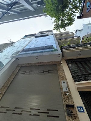 cc cần cho thuê nhà riêng 65m2x8tầng tại phố nguyên hồng làm spa + văn phòng