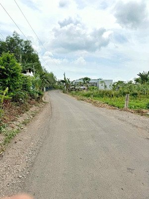 bán đất 2000m2, phủ hồng, ngang 14.5m mặt tiền đường nhựa lớn, xã sông trầu