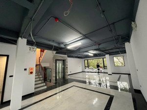 cho thuê văn phòng 100m2, giá ưu đãi 60 triệu/th tại hoàng như tiếp, long biên, hà nội