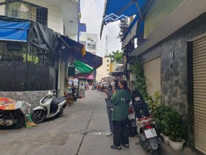 cần cho thuê nhà nguyên căn 437/2 hoàng văn thụ, 4 tầng đang kinh doanh cf sầm uất