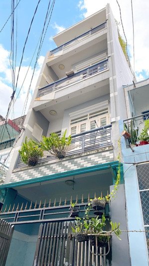 bán gấp nhà 4 tầng. hxh gần mt nguyễn hồng đào. 4x17m, nở hậu. giá 10 tỷ 7