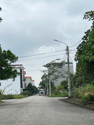 bán 64.3m2 trục chính khu phân lô đồng ông, áp lừng vào đường tây thăng long đang triển khai