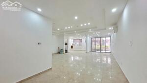 Cho thuê shop chung cư Scenic Valley 1, 100m2, giá 35tr/tháng,