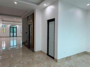 cho thuê nhà mặt phố vĩnh yên 40 triệu/th, 115m2, 5pn, 7wc, đẹp, nhiều tiện ích