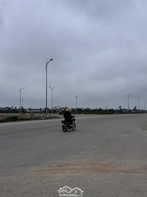 siêu phẩm có 1-0-2 mặt đường bộ ven biển 2600m2 , minh đức, đồ sơn, mặt tiền 40m.