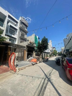 cần bán gấp nhà xây tâm huyết - đã có sổ đỏ tại nguyễn văn linh