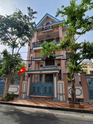 giới tinh hoa! biệt thự 2 mặt tiền 13m - 320m2 đường d1, phú thuận, q7. giá 43.5 ty tl. sở hữu ngay