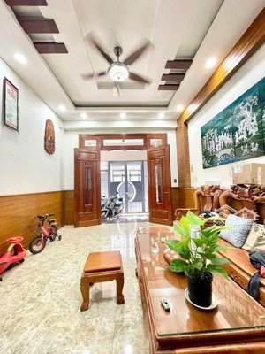 bán nhà hxh phú nhuận, gần mt phan đình phùng, 3 tầng, nở hậu 5.4m, 69m2, 5pn, 10.4 tỷ