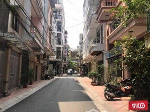 cho thuê nhà nguyên căn ngõ 178 thái hà, đống đa, dt 50m x 4t. oto đỗ cửa. giá 25tr