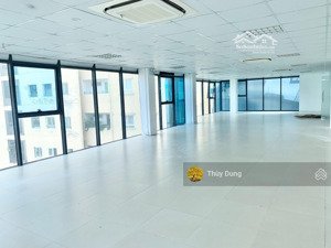 chính chủ cho thuê văn phòng diện tích 100m2 đường khánh hội, quận 4. sàn đẹp vuông vức, giá rẻ