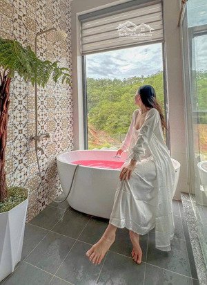 lô đất 250m2 view cực đẹp có sẳn nhà ngắm rừng thông và săn mây . thích hợp làm homestay , đầu tư