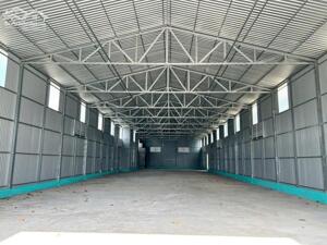CHO THUÊ KHO MỚI KIÊNG CỐ ĐƯỜNG DẨN QUỐC LỘ 1A GIÁ 22 TRIỆU THÁNG