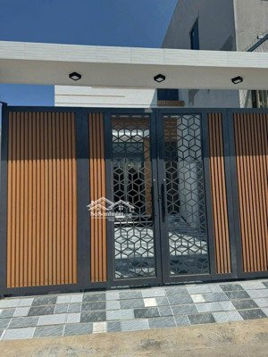 bán gấp căn nhà phước hưng, cách biển long hải 5p giá ngợp trong tháng 5