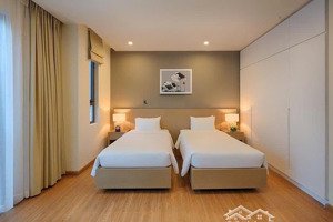 bán ngay căn liền kề lotus hạ long diện tích đất 100m2, đã có sổ đỏ, ngay bãi tắm marina hạ long