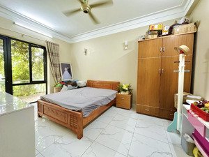 chính chủ gửi gắm tìm người chăm bđs dòng tiền hộ: cạnh chợ quang vinh