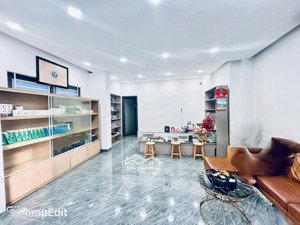 bán nhà mt đường hoàng văn thụ phương sài nha trang. đang có dòng tiền cho thuê