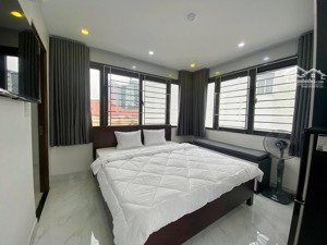 cho thuê phòng studio ở phố hàng bông,hoàn kiếm.có ban công rộng.phố cổ duy nhất 1 căn