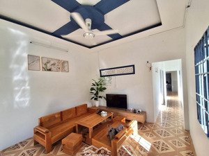 cho thuê nhà sau chợ vĩnh hải 2 phòng ngủ full nội thất giá 5,5 triệu/th