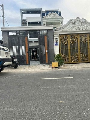 nhà đẹp tuyệt vời 1 trệt 1 lầu mặt tiền dx 039 ,phú mỹ nhà thiết kế 4 phòng ngủ, ban công trước sau